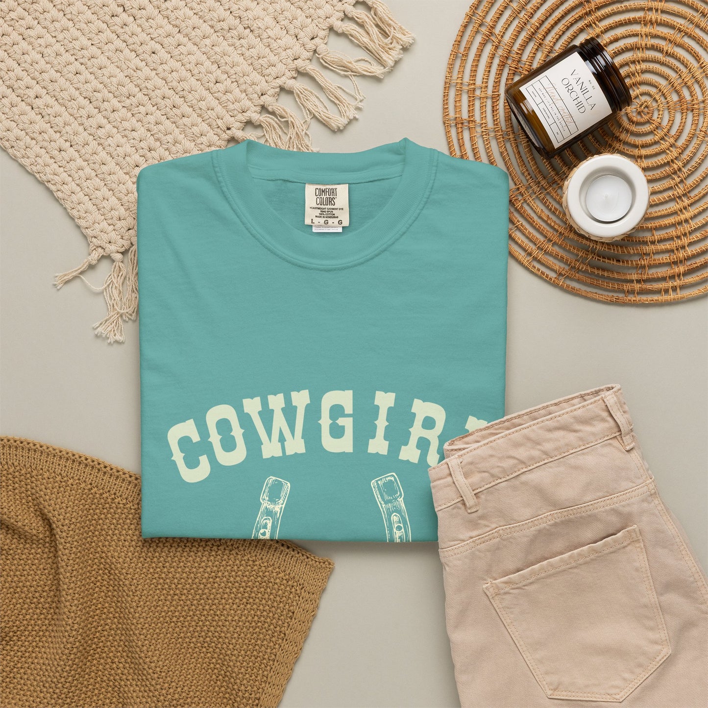 Cowgirl Like Me Shirt, Western Tee, Country Concert Shirt, Horseshoe Cowgirl T-Shirt, Nashville Outfit, Country Music Tee, Gift for Her