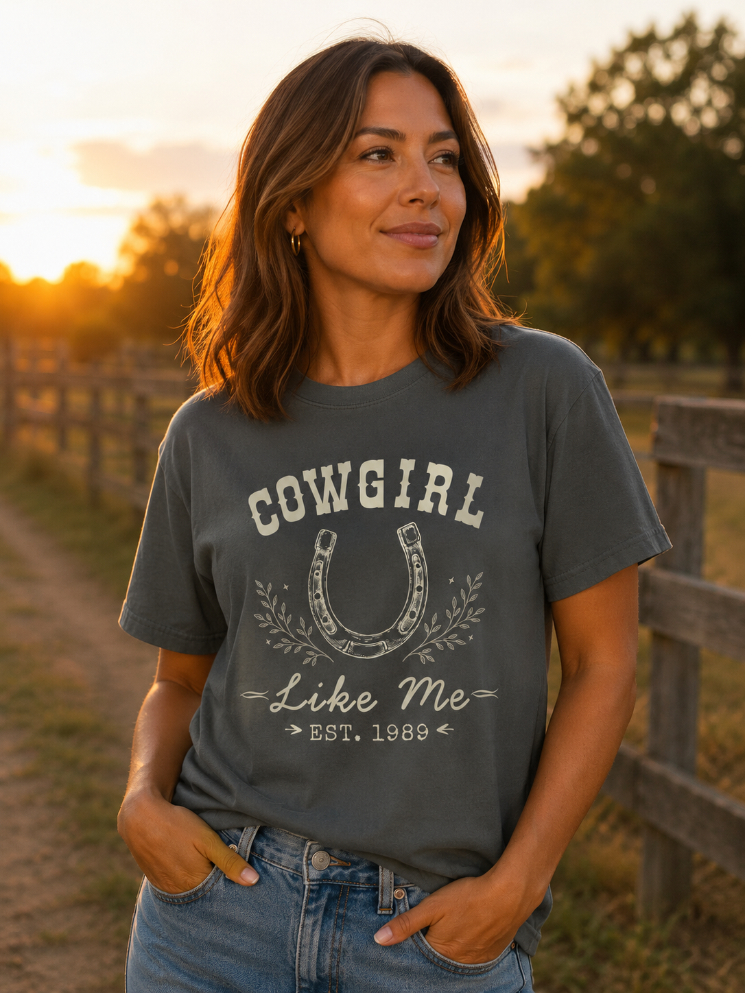 Cowgirl Like Me Shirt, Western Tee, Country Concert Shirt, Horseshoe Cowgirl T-Shirt, Nashville Outfit, Country Music Tee, Gift for Her