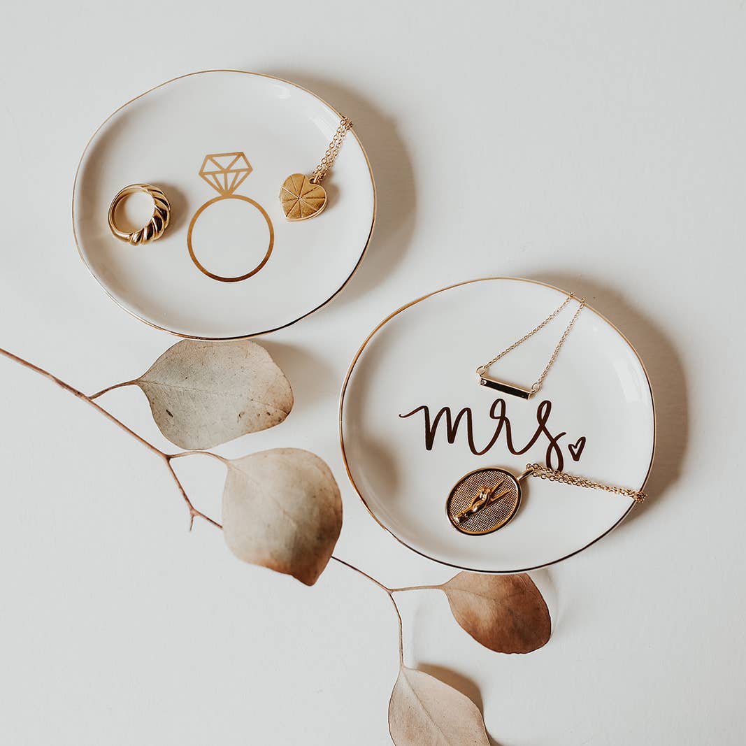 BRIDE TO BE ‚Äì Engagement & Bridal Gift Box